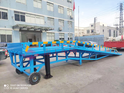 1673078323385019.jpg 10噸移動(dòng)式登車橋2I.jpg