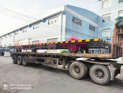 1675301575819341.jpg 15噸13米加長(zhǎng)骨架型平板拖車3I.jpg