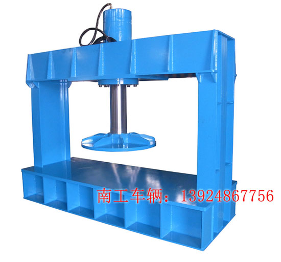 1677294231536922.jpg 工程實(shí)心輪胎壓胎機(jī).jpg