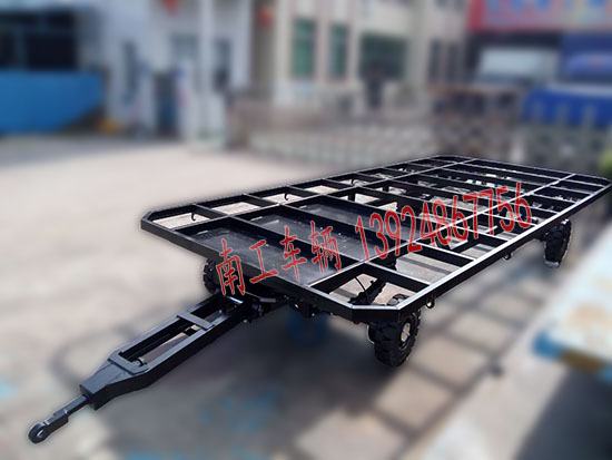 1677813768914600.jpg 警用亭底盤(pán)3.jpg