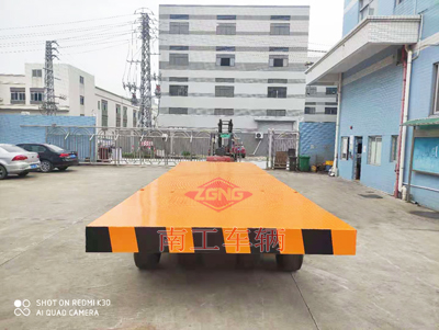 1683942033136931.jpg 30噸重型平板拖車帶四個轉(zhuǎn)盤2I.jpg