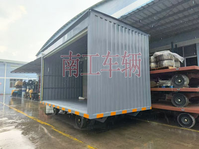 1726297979398803.jpg 10噸箱式平板拖車兩側(cè)帶卷簾門(mén)1I.jpg