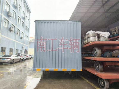 1726298016294076.jpg 10噸箱式平板拖車兩側(cè)帶卷簾門(mén)4I.jpg